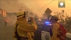 Violentos incendios forestales obligan a evacuar miles de viviendas en California
