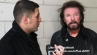 Country Music Legend Ronnie Dunn on the Streets of NY - Literally!