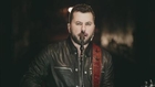 Tyler Farr – A Guy Walks Into a Bar