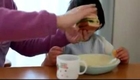 Anak Balita Jepang Lucu sedang makan 2013