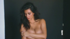 Kim Kardashian Yine Kamera Karşısında Çıplak
